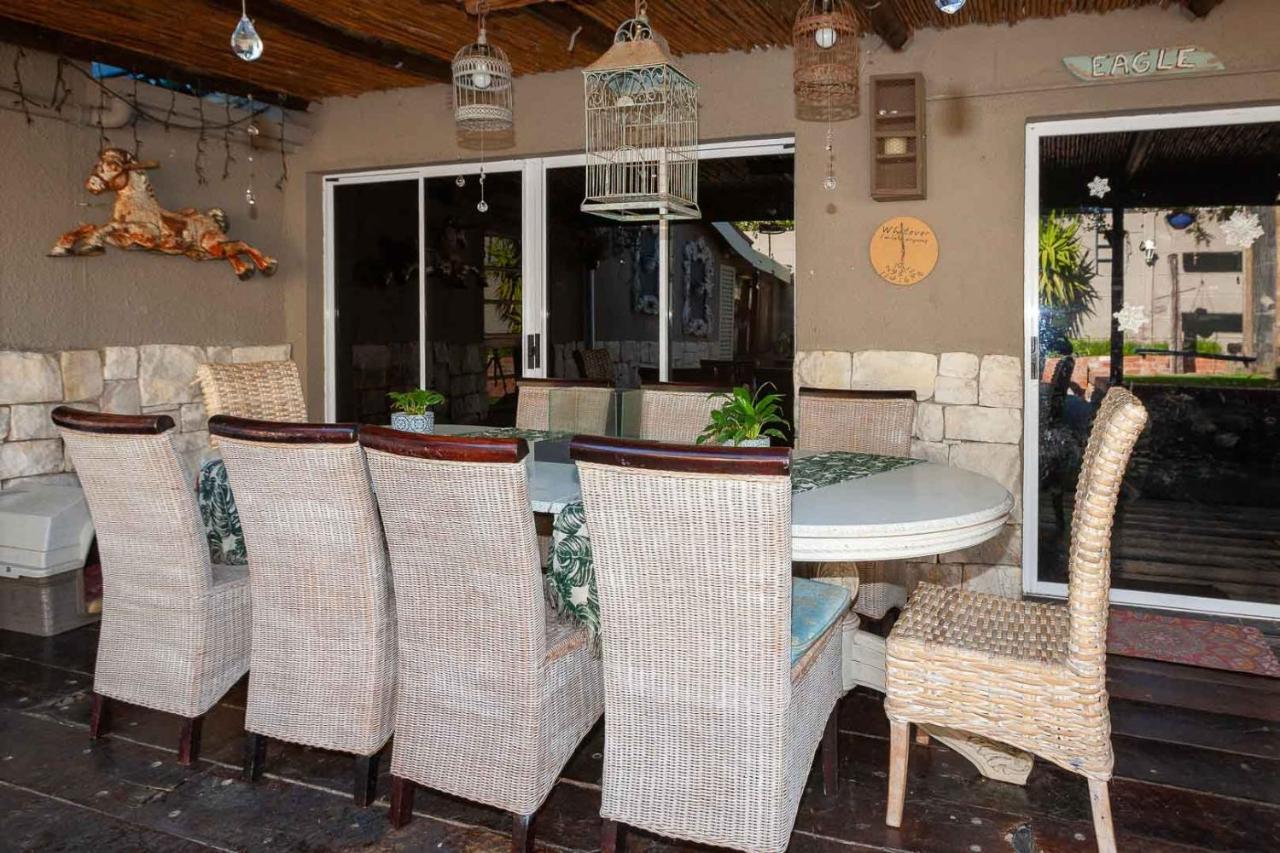 - 4 X Outside - 14 Sleeper Holiday home Cape Town